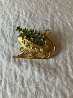 MYLU: Vintage Gold-tone Sleigh Brooch with Green Christmas Tree & Red Accents